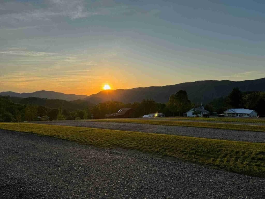 camping near elizabethton tn​